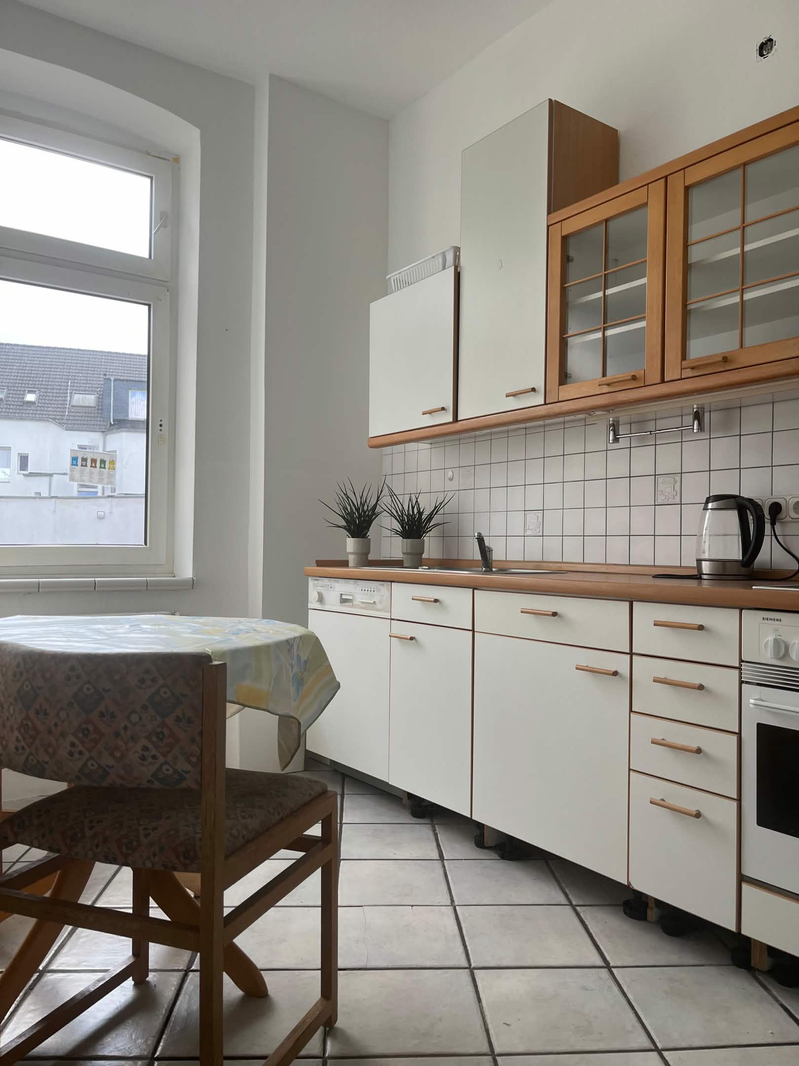 Küche mit Essbereich